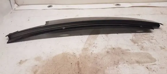 BMW 5 F10 F11 Door glass trim 7182293