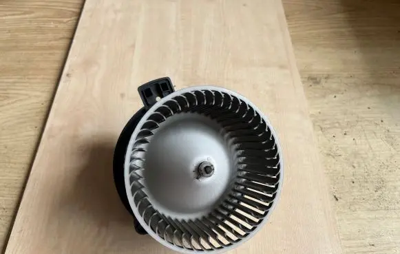 Mazda 2 Heater fan/blower HB111 8940000