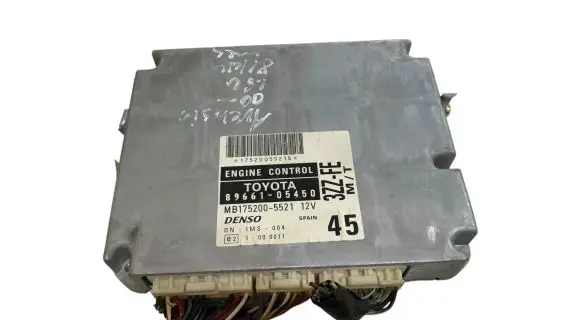 Toyota Avensis T220 Engine control unit/module 8966105450 1752005521 MB1752005521