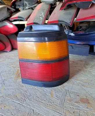Volkswagen PASSAT B3 Rear/tail lights 333945112