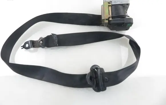 Skoda Fabia Mk1 (6Y) Front seatbelt 33009800 6Y0857701A