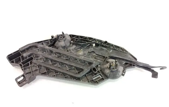 Skoda Octavia Mk2 (1Z) Headlight/headlamp mounting bracket 17035202