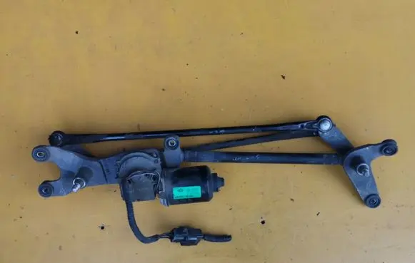 KIA Sorento Front wiper linkage and motor 981003E100 035247430 9061018