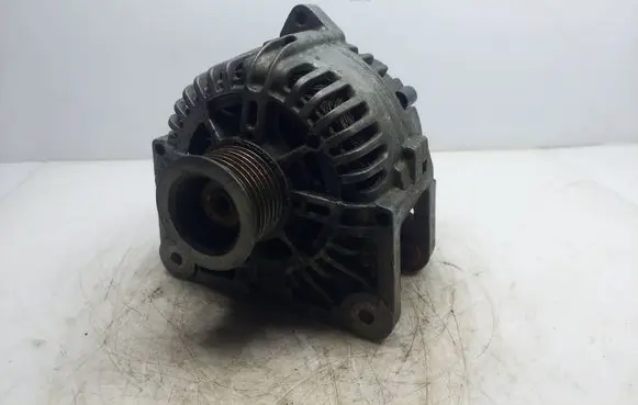 Renault Megane II Generator/alternator 8200290215 2542818D 404027131