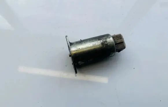 Audi A6 S6 C5 4B Turbo solenoid valve 271300202