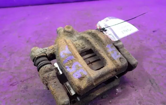 Honda CR-V Rear brake caliper