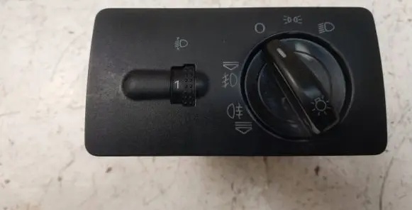 Skoda Fabia Mk1 (6Y) Tailgate/trunk/boot open switch 
