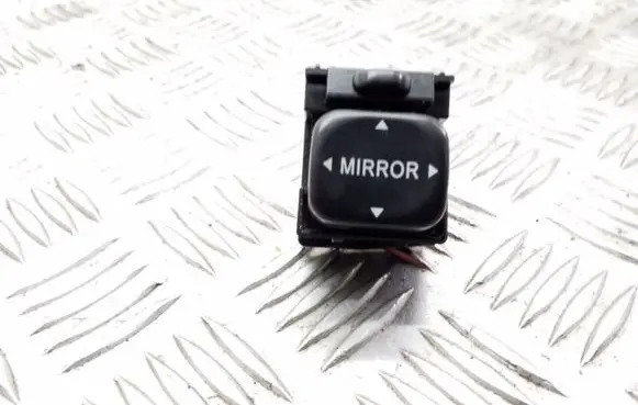 Toyota Yaris Wing mirror switch 1835472