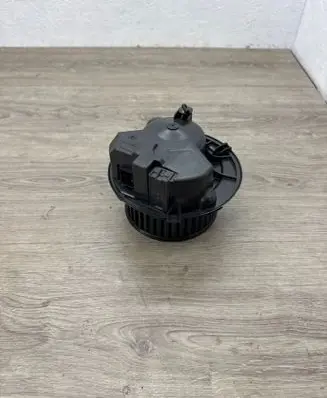 Volkswagen Golf V Heater fan/blower 
