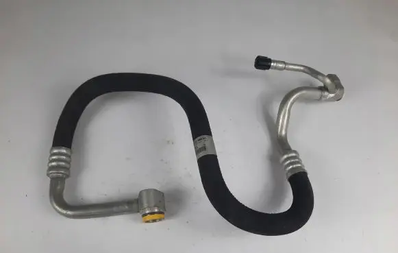 BMW X1 E84 Air conditioning (A/C) pipe/hose 9232585