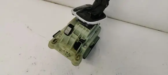 Mercedes-Benz C W203 Gear shifter/selector A2032672524