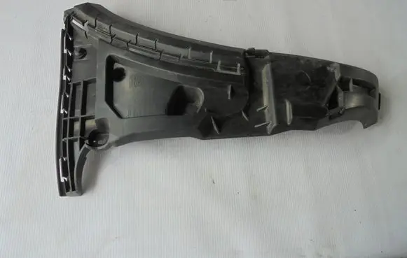 Volvo XC90 Front bumper mounting bracket 30698128