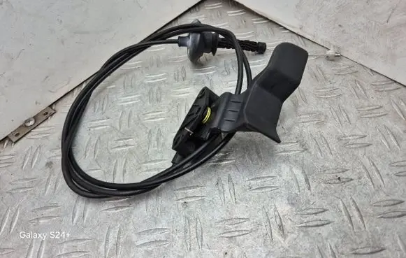 Opel Crossland X Engine bonnet (hood) release handle