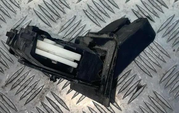 Audi A6 S6 C6 4F Tailgate/trunk/boot lock/catch/latch 8P4827505C