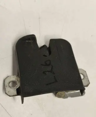 Volkswagen Polo III 6N 6N2 6NF Tailgate/trunk/boot lock/catch/latch 6Q6827505B