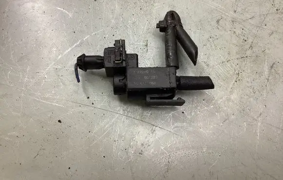 Volvo XC90 Turbo solenoid valve 30611668 72224010 00T223