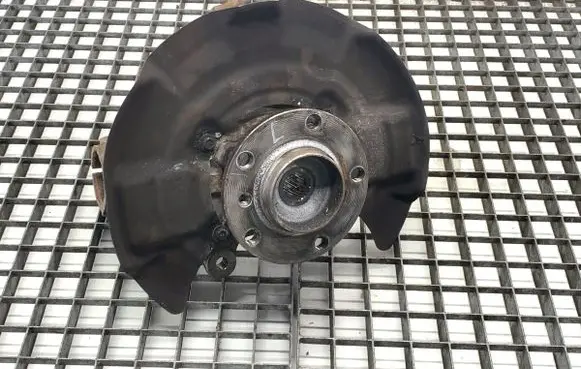 Mini Cooper Countryman R60 Front wheel hub spindle knuckle 