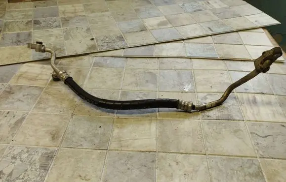 Air conditioning (A/C) pipe/hose