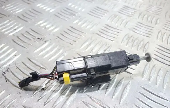 Opel Astra G Brake pedal sensor switch 09132299