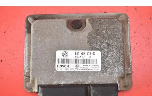 Skoda Octavia Mk1 (1U) Engine control unit/module ECU 06A906018GR