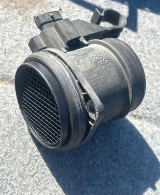 Volvo S60 Mass air flow meter 0281002730 2651869 30677999