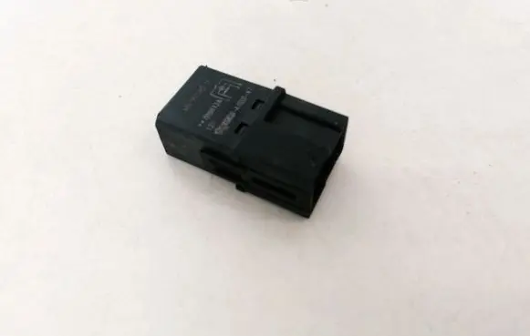 Volvo S40, V40 Other relay MB953382 A1001-X7