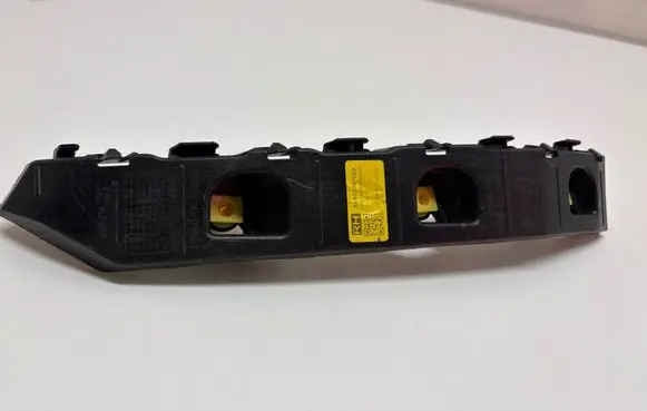 Rear bumper mounting bracket