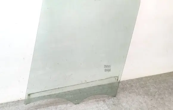 Renault Trafic III (X82) Front door window glass four-door 43R000464 DOT39AS2M33
