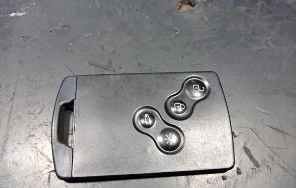 Renault Laguna III Ignition key/card 