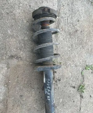 Volkswagen Touran I Front shock absorber/damper