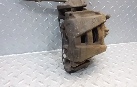 Volkswagen PASSAT B7 USA Front brake caliper 561615123