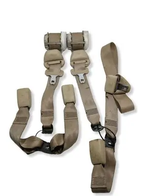 Toyota Hilux (AN10, AN20, AN30) Rear seatbelt E034601 B490 H073811