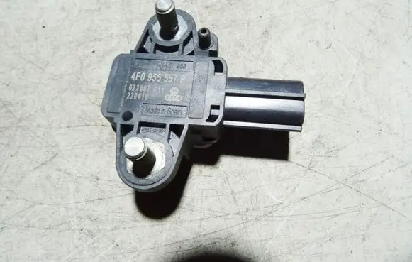 Audi A6 S6 C6 4F Airbag deployment crash/impact sensor 4F0955557B