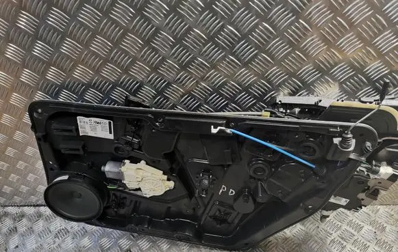 Mercedes-Benz GLA W156 Front door window regulator with motor 0004353401 A2465402005 A1567230214