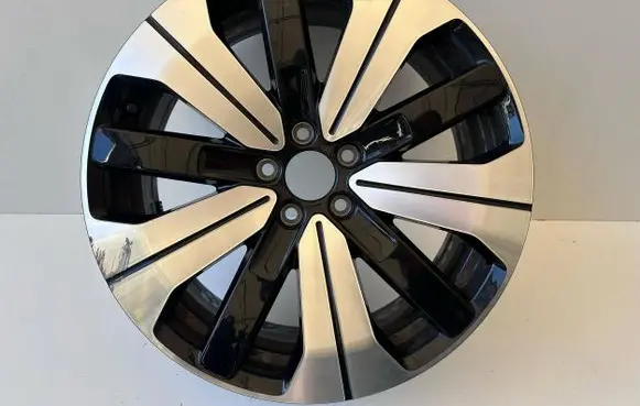 Volvo XC40 R19 alloy rim 32358728