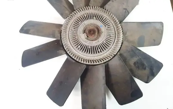 Volkswagen II LT Radiator cooling fan shroud 074121302a