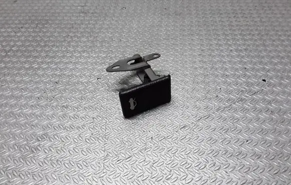 Engine bonnet (hood) release handle