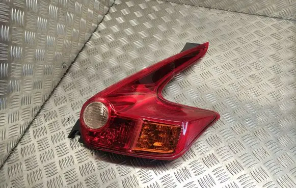 Nissan Juke I F15 Rear/tail lights