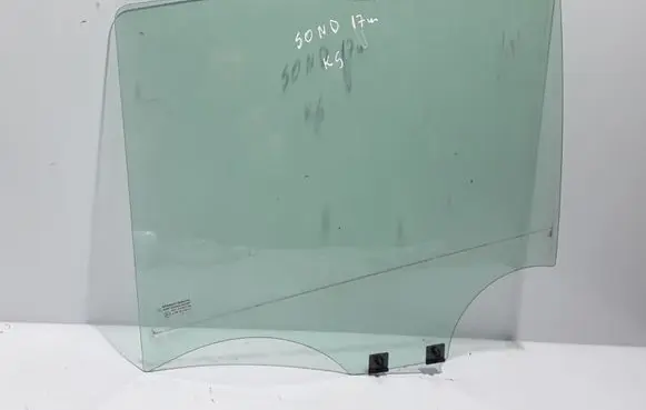 Dacia Sandero Rear door window glass 823015497R