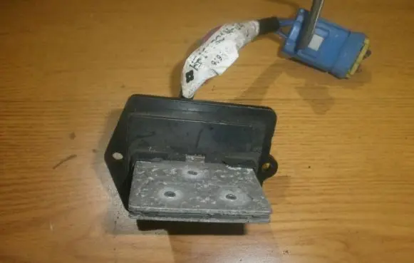 Mazda 323 F Heater blower motor/fan resistor HB151RC1M