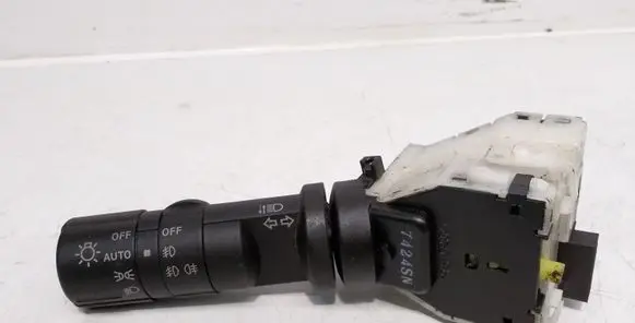 Nissan Qashqai Indicator stalk 14425