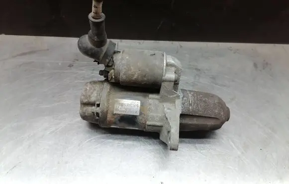 Subaru Impreza II Starter motor 23300AA450 M000T30471