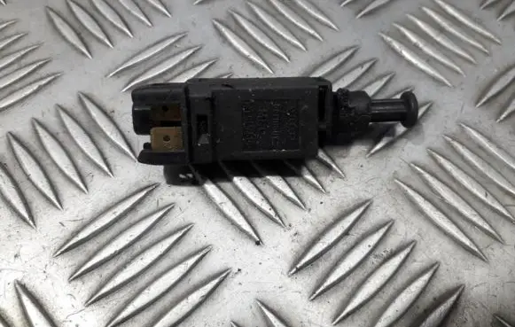 Volkswagen PASSAT B3 Brake pedal sensor switch 191945515