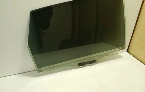 Honda CR-V Rear door window glass