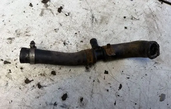 Audi A4 S4 B5 8D Engine coolant pipe/hose