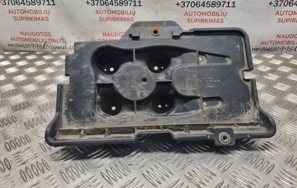 Seat Toledo II (1M) Battery tray 1J0915333