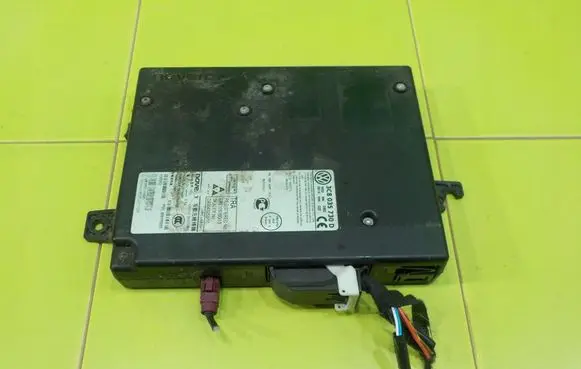 Skoda Superb B6 (3T) Central body control module 3C8035730D XP276
