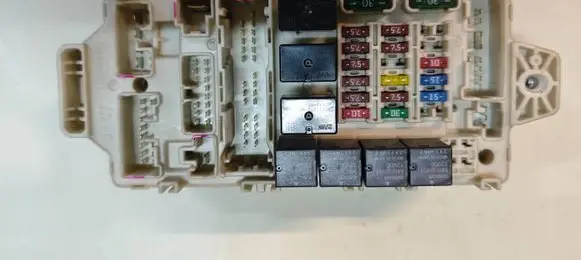 Mitsubishi Grandis Fuse module 508170064 91840W
