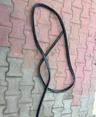 Nissan Qashqai+2 Rear door rubber seal (on body) 82831EY10D