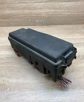 Opel Vectra C Fuse module 13112920 460023260